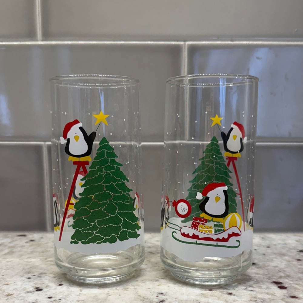 Vintage Festive Penguin Holiday Glass Set